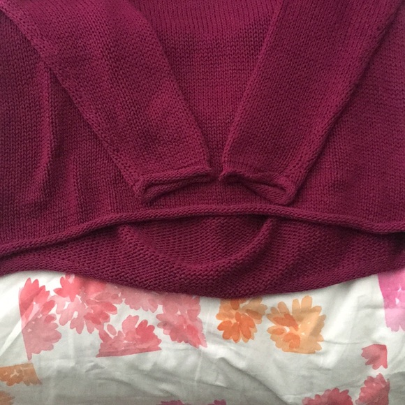 Knitted sweated with cuts in the back - Picture 2 of 4